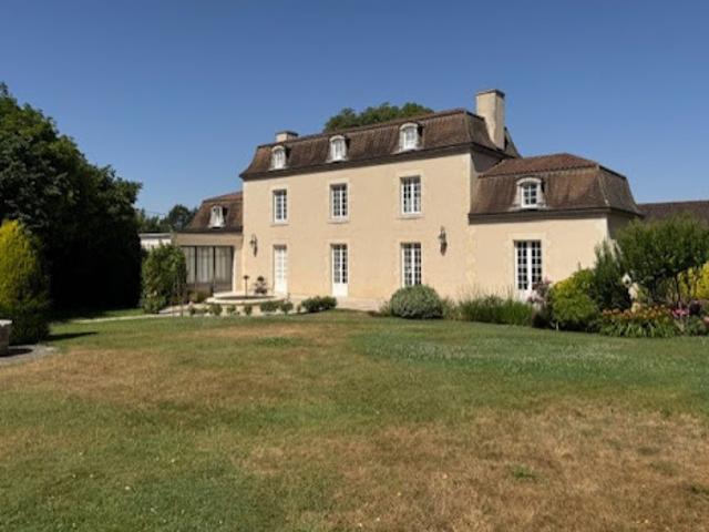 Vente Propriété 12 pièces 524 m2 Adriers
