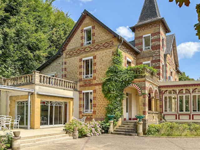 Vente Propriété 13 pièces 297 m2 Sedan