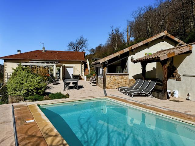 Vente Propriété 13 pièces 357 m2 Genestelle