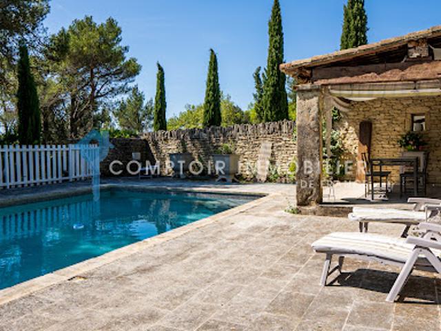 Vente Propriété 13 pièces 365 m2 Murs