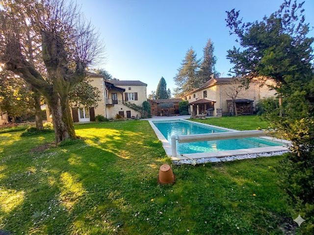 Vente Propriété 13 pièces 553 m2 Prayssac