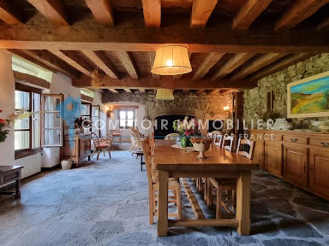 Vente Propriété 14 pièces 276 m2 Saint Cirgues en Montagne