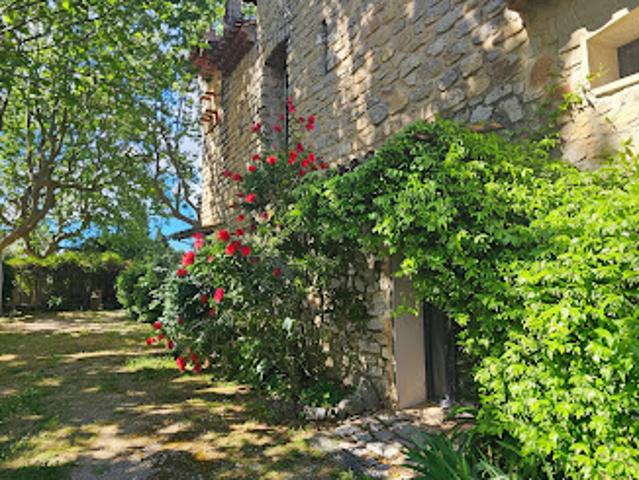 Vente Propriété 15 pièces 345 m2 Sollies pont