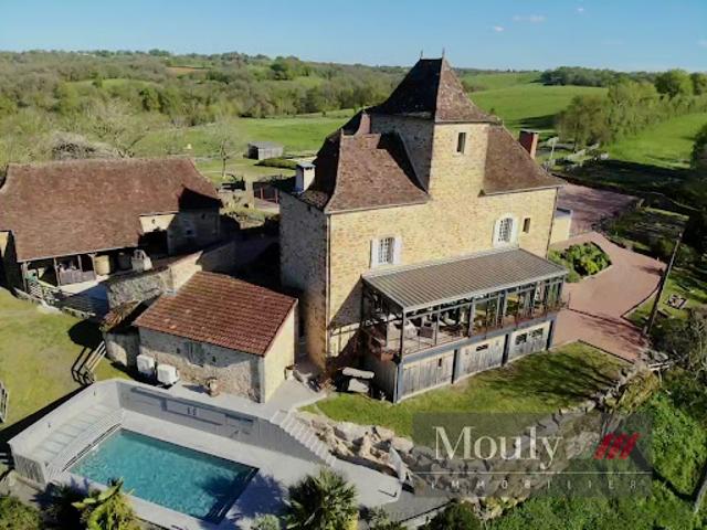 Vente Propriété 15 pièces 900 m2 Figeac