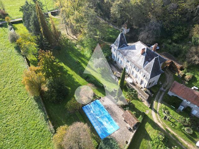 Vente Propriété 16 pièces 333 m2 Figeac