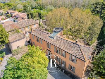 Vente Propriété 16 pièces 434.11 m2 Les milles