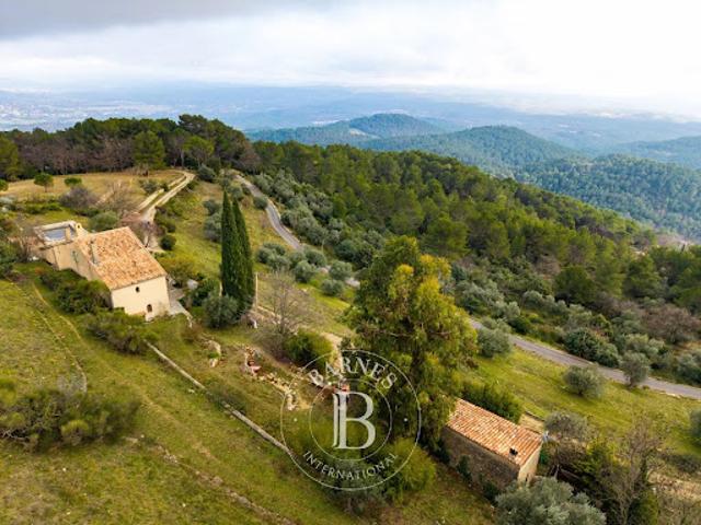 Vente Propriété 17 pièces 470 m2 Seillans