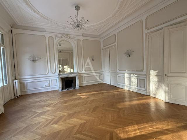 Vente Propriété 17 pièces 550 m2 Arques