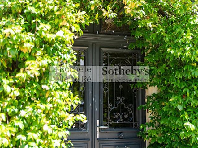Vente Maison 17 pièces 715 m2 Aigrefeuille d'Aunis