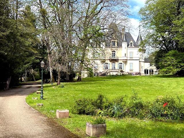Vente Propriété 18 pièces 1400 m2 Jujurieux