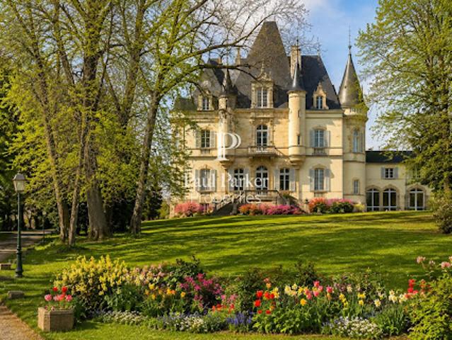 Vente Propriété 18 pièces 1400 m2 Jujurieux