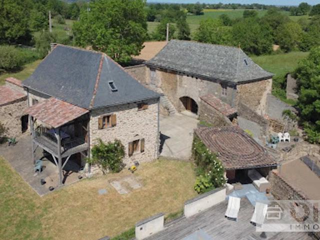 Vente Propriété 1 pièce 180.5 m2 Montirat