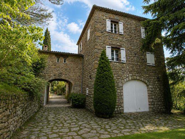 Vente Propriété 20 pièces 556 m2 Saint Etienne de Serre