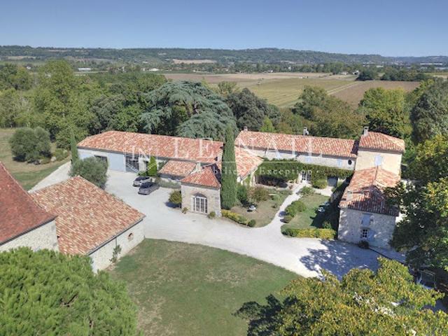 Vente Propriété 25 pièces 686 m2 Nérac