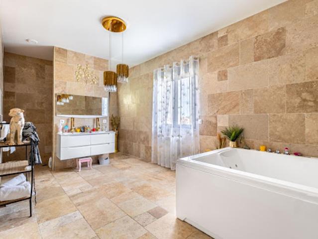 Vente Propriété 25 pièces 900 m2 Cavignac