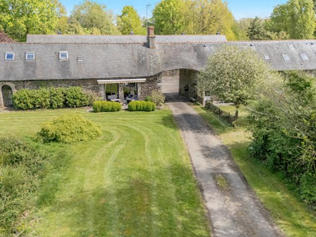 Vente Propriété 28 pièces 535 m2 Cléguérec