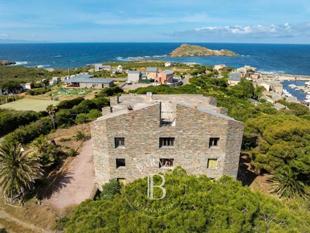 Vente Propriété 30 pièces 1600 m2 Centuri