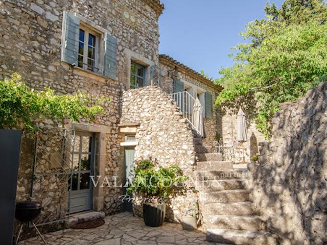 Vente Propriété 7 pièces 170 m2 Eygalières