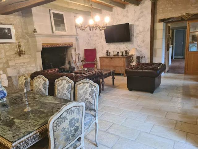 Vente Propriété 7 pièces 198 m2 Descartes