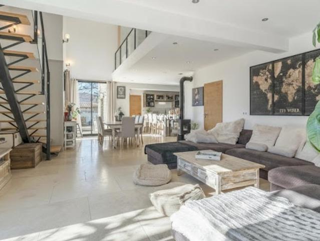 Vente Propriété 7 pièces 190 m2 Gordes