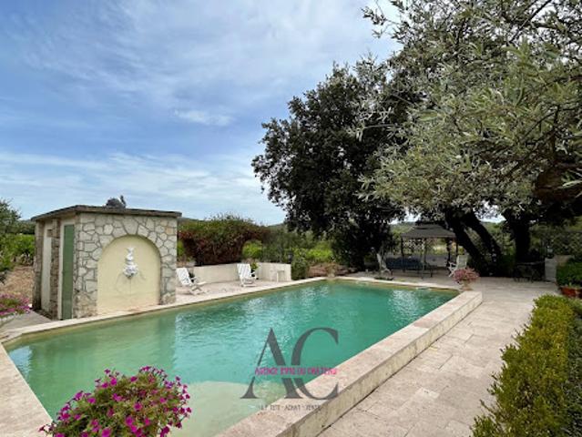 Vente Propriété 7 pièces 220 m2 Puget Ville