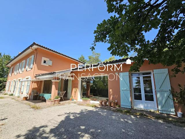 Vente Propriété 7 pièces 250 m2 Leyssard
