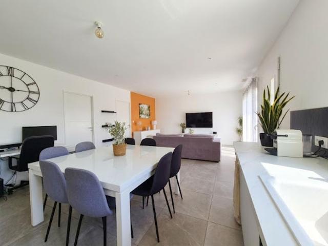 Vente Propriété 4 pièces 86.52 m2 Sénas