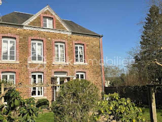 Vente Propriété 5 pièces 112 m2 Saint Hilaire du Harcouët