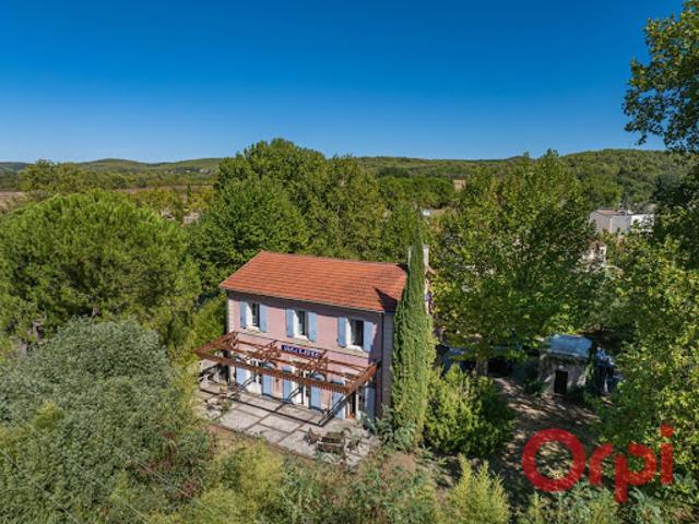 Vente Propriété 5 pièces 136 m2 Vic le Fesq