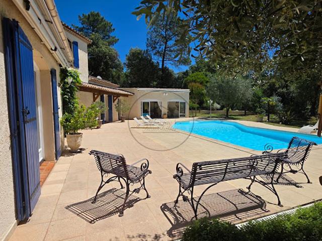 Vente Propriété 5 pièces 169.65 m2 Barjac