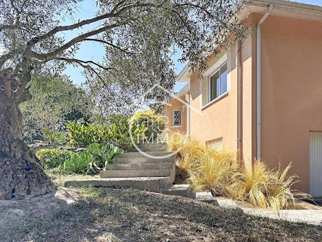 Vente Propriété 5 pièces 162.5 m2 Guillac