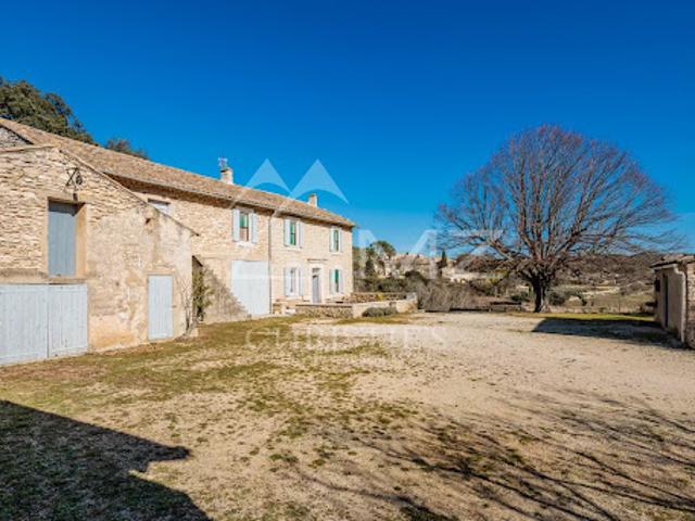 Vente Propriété 5 pièces 250 m2 Gordes