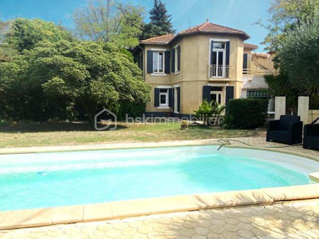 Vente Propriété 6 pièces 139 m2 Saint Gilles