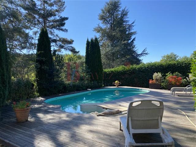Vente Propriété 6 pièces 152.96 m2 Pérols sur Vézère