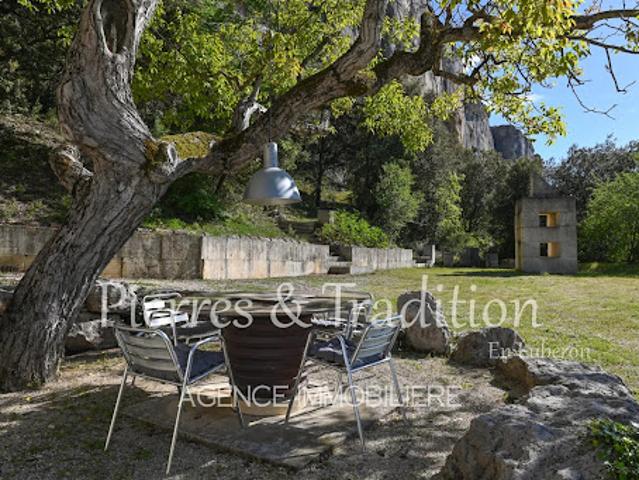 Vente Propriété 6 pièces 186 m2 Lioux
