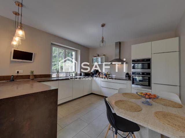 Vente Propriété 6 pièces 197 m2 Saint Priest Taurion