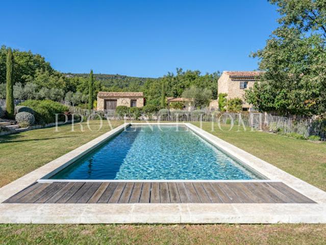 Vente Propriété 6 pièces 200 m2 Murs