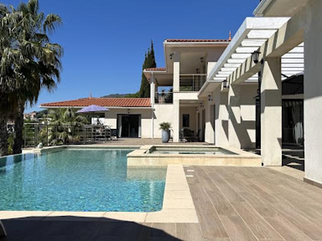 Vente Propriété 6 pièces 280.92 m2 Châteauneuf Grasse