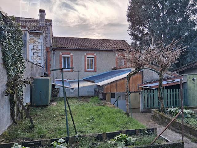 Vente Propriété 6 pièces 91.6 m2 Javerlhac et la Chapelle Saint Robert
