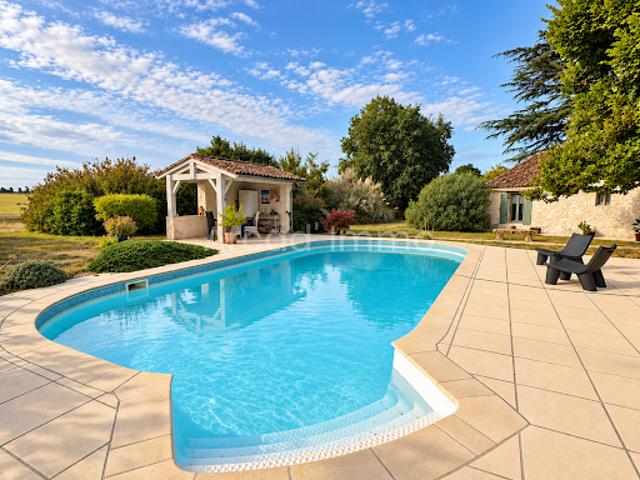 Vente Propriété 8 pièces 145 m2 Serres et Montguyard