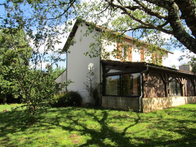 Vente Propriété 8 pièces 155 m2 Mazeyrolles
