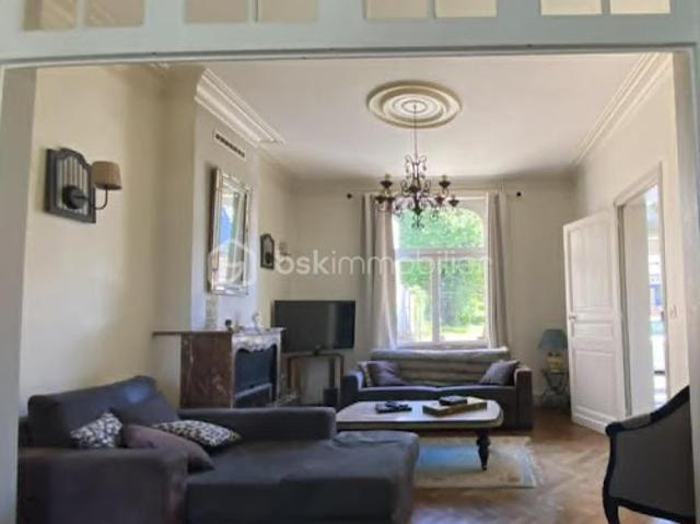 Vente Propriété 8 pièces 177 m2 Courcelles le Comte