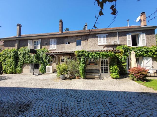 Vente Propriété 8 pièces 202.68 m2 Colombe