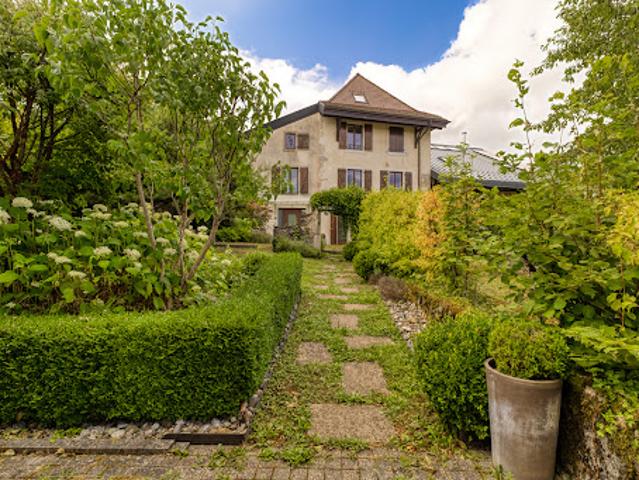 Vente Propriété 8 pièces 218 m2 Gex