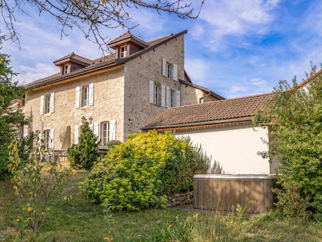 Vente Propriété 8 pièces 235 m2 Vulbens