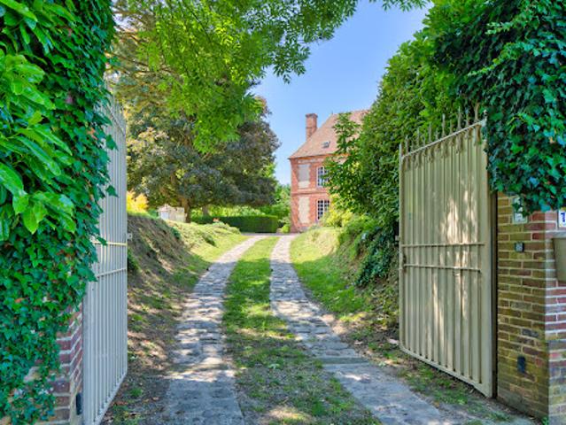 Vente Propriété 8 pièces 245 m2 Neuf Marché
