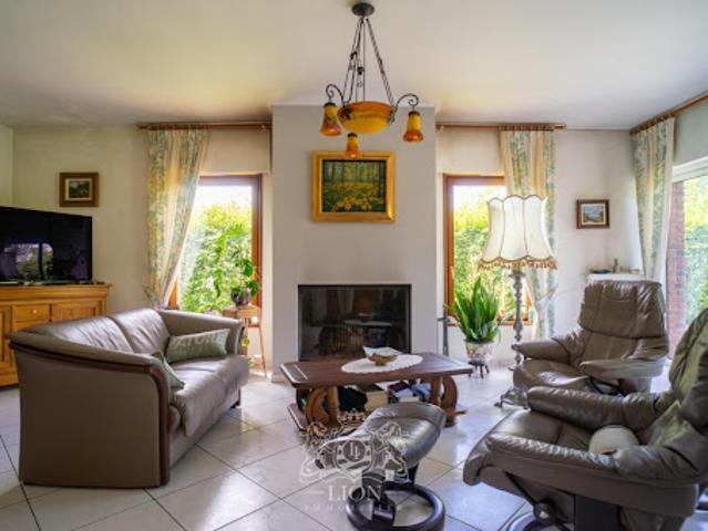 Vente Propriété 8 pièces 247.11 m2 Louvil
