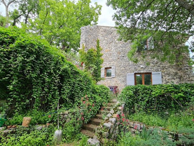 Vente Propriété 8 pièces 241 m2 Sisteron