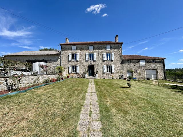 Vente Propriété 8 pièces 251.68 m2 Oradour Saint Genest
