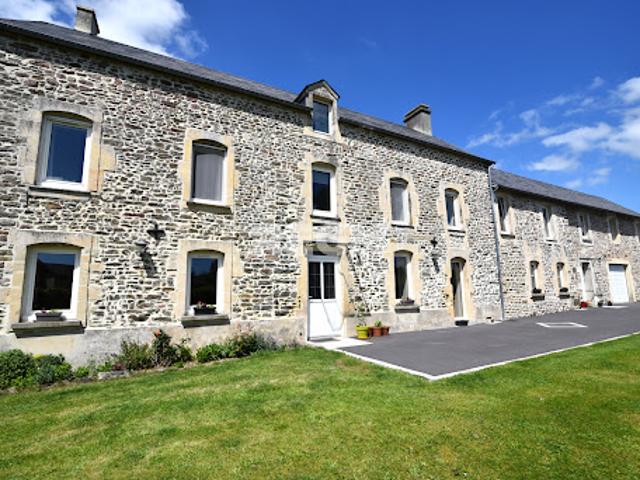 Vente Propriété 8 pièces 261.57 m2 Les Monts d'Aunay
